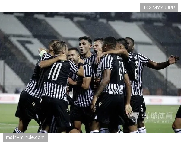 魔术队交易后实力提升 季后赛席位竞争激烈